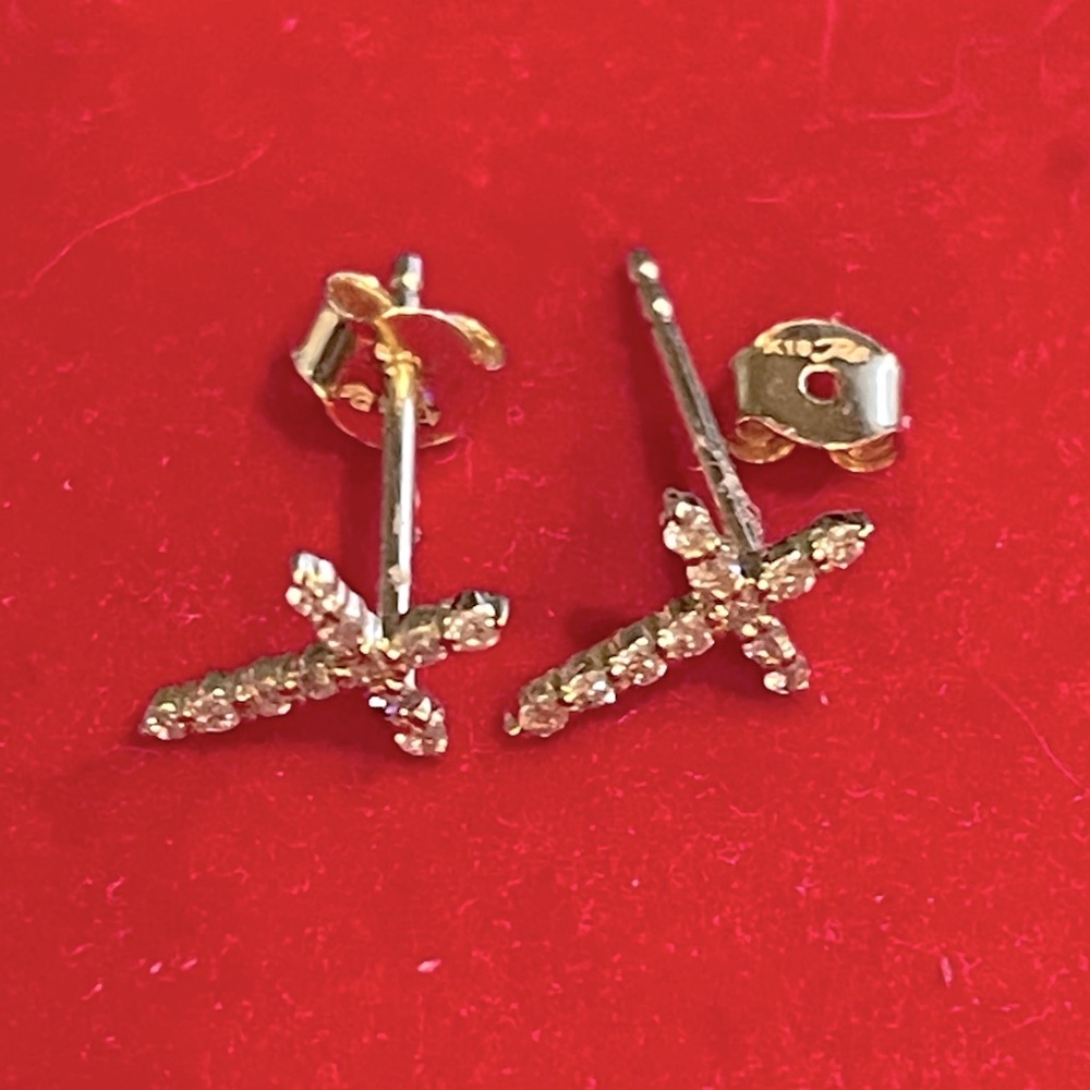 mini cross earrings in 18k yellow gold and natural diamond